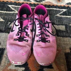 Nike women’s 9.5 free 5.0